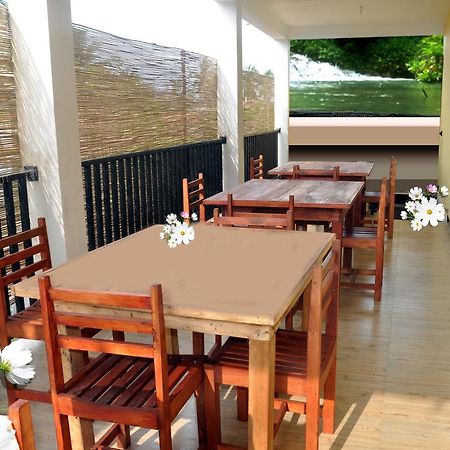 Hotel Pearl Gate Chilaw Eksteriør billede