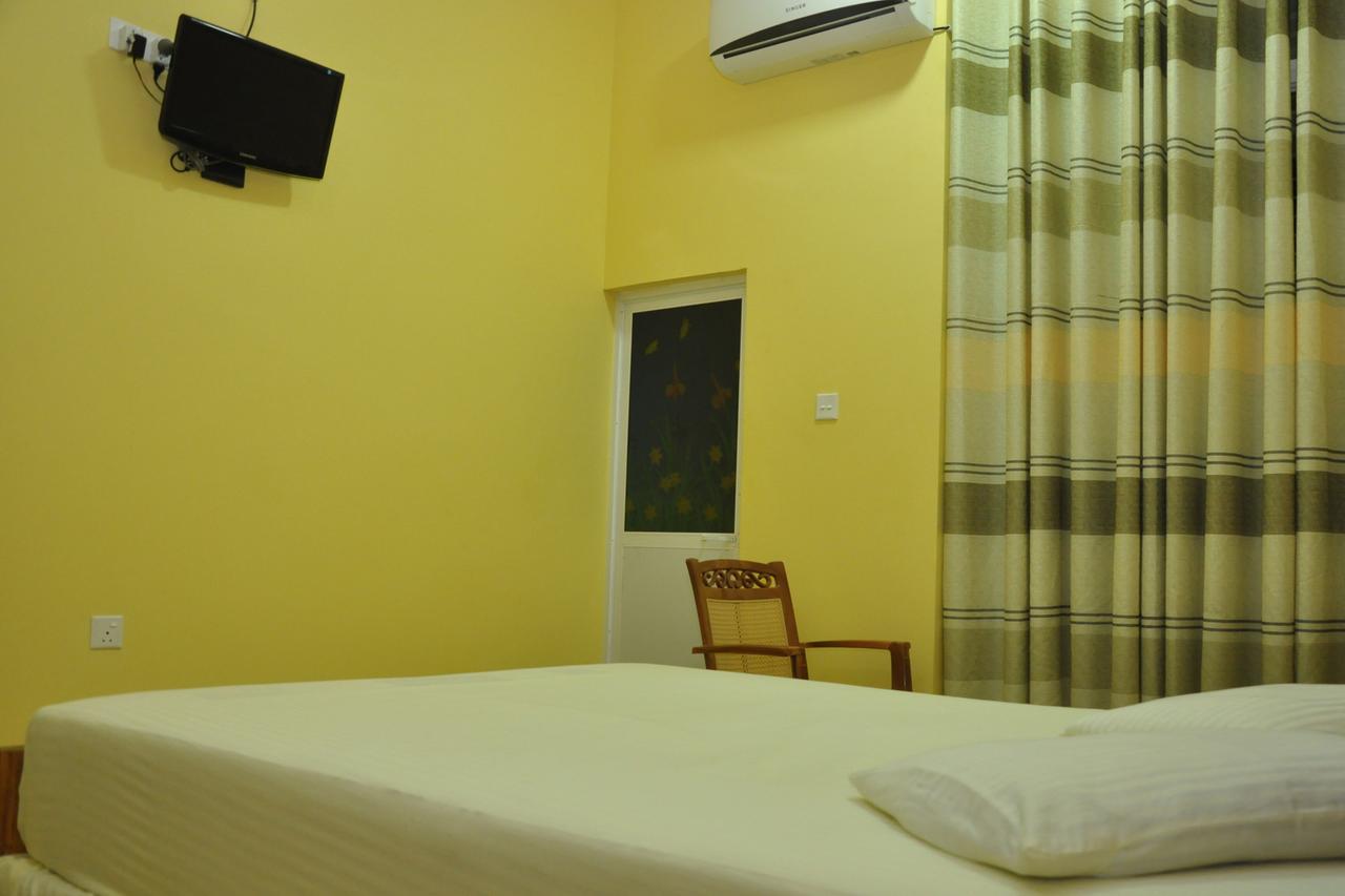 Hotel Pearl Gate Chilaw Eksteriør billede