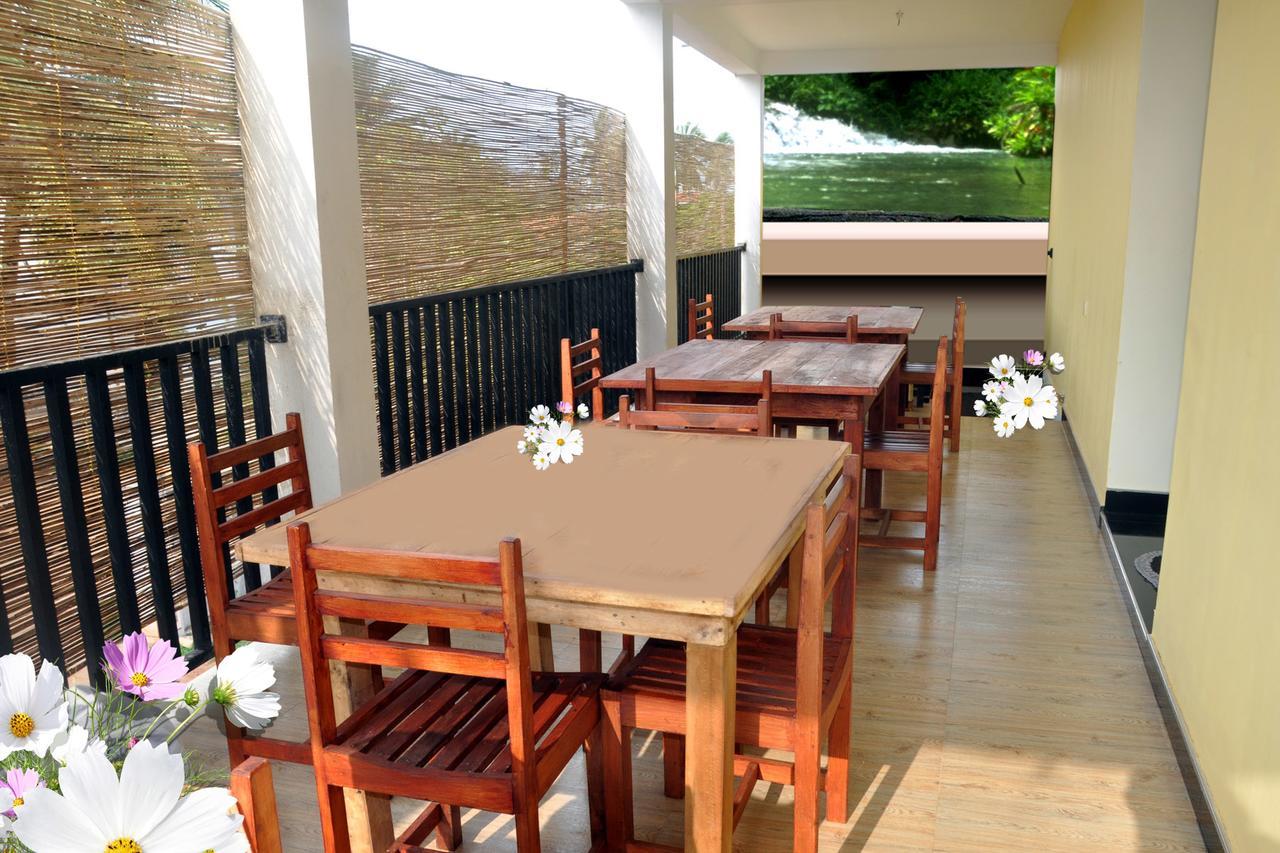 Hotel Pearl Gate Chilaw Eksteriør billede