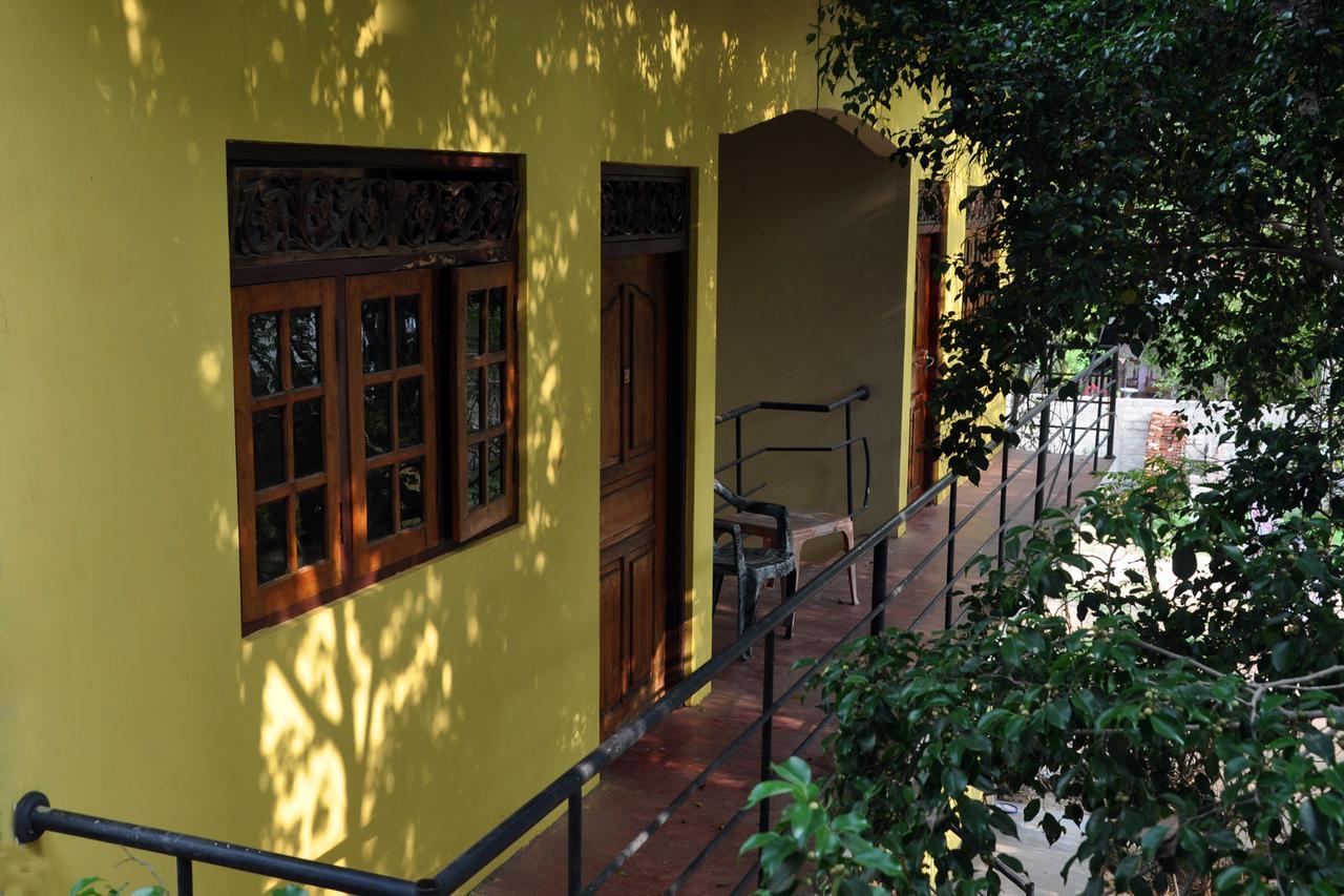Hotel Pearl Gate Chilaw Eksteriør billede
