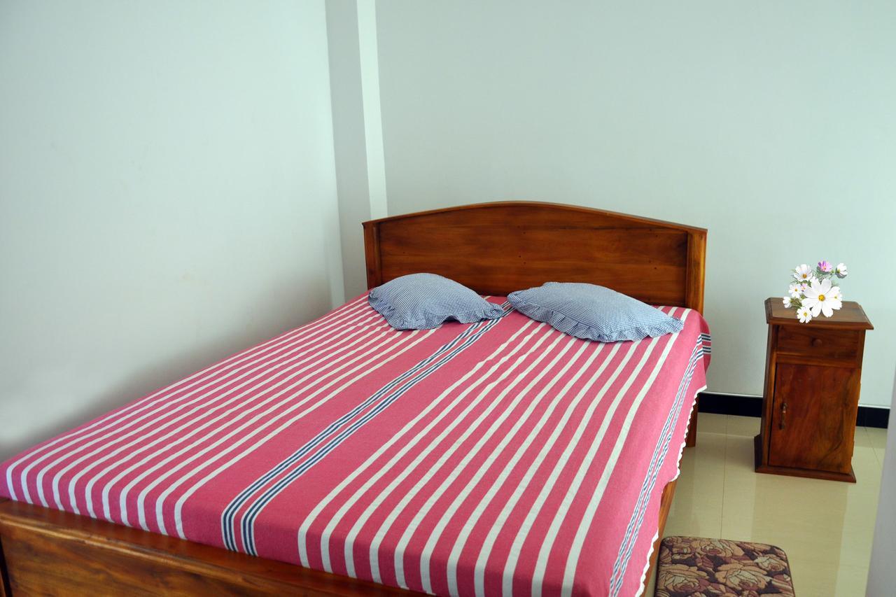Hotel Pearl Gate Chilaw Eksteriør billede