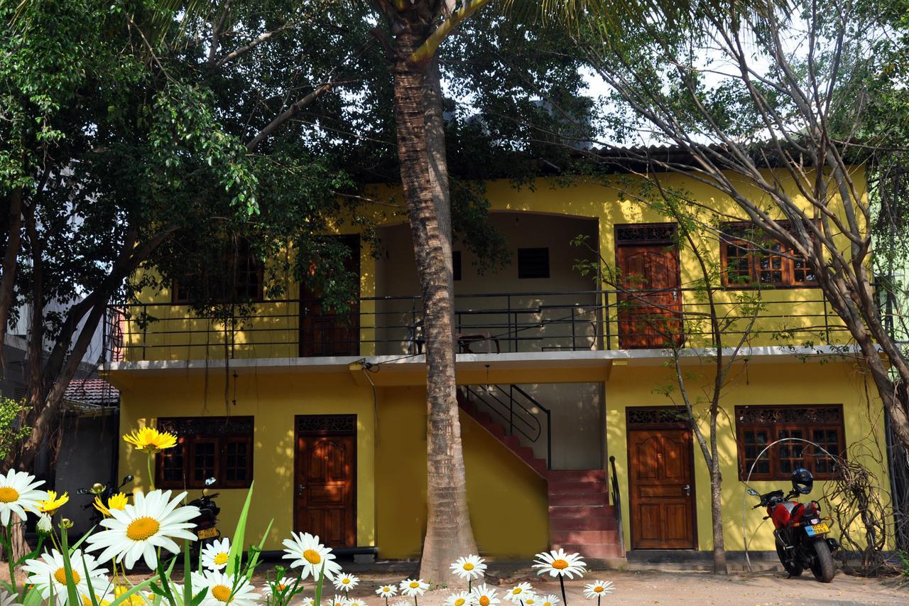 Hotel Pearl Gate Chilaw Eksteriør billede